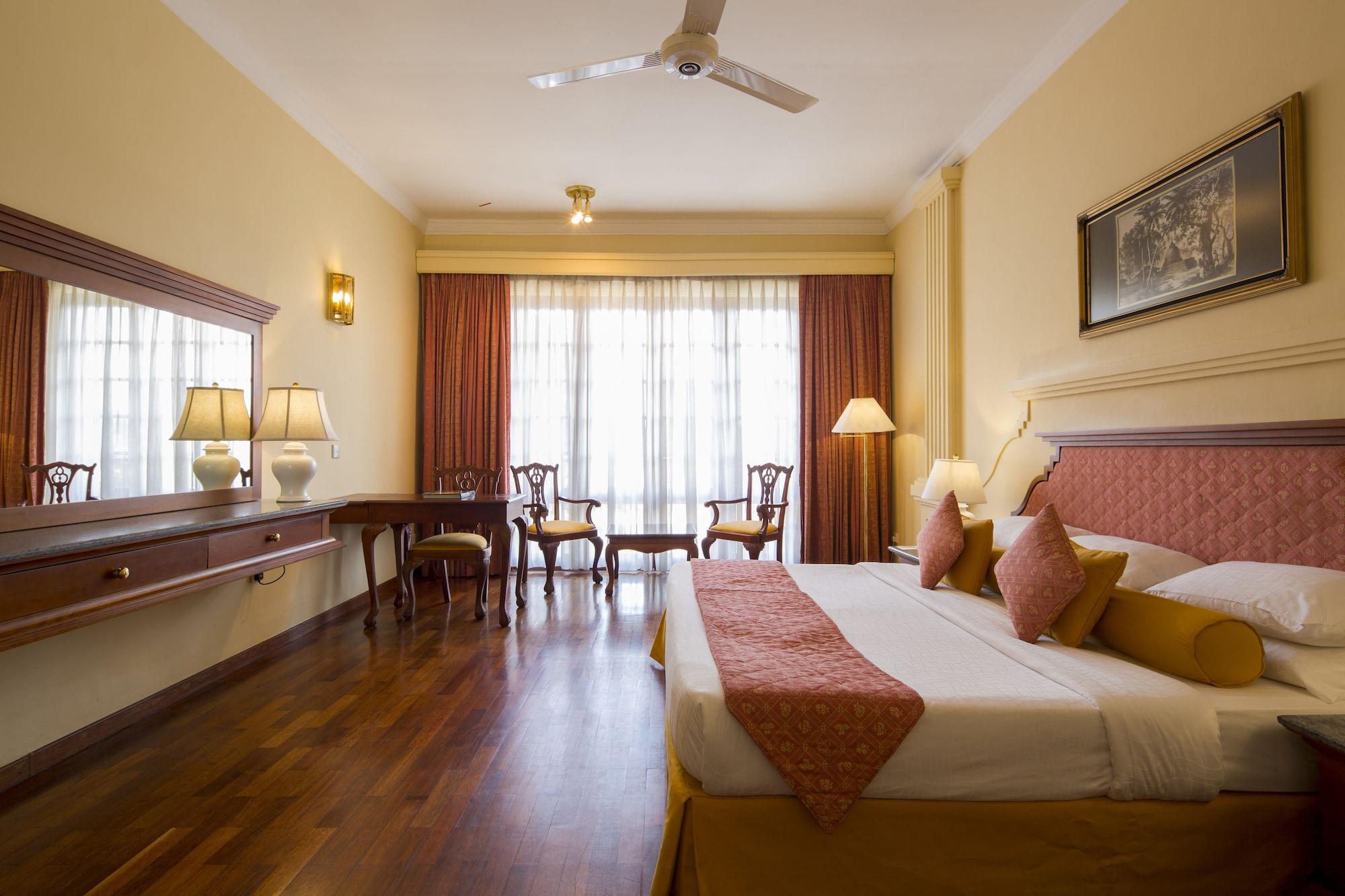 Mahaweli Reach Hotel Kandy Dış mekan fotoğraf