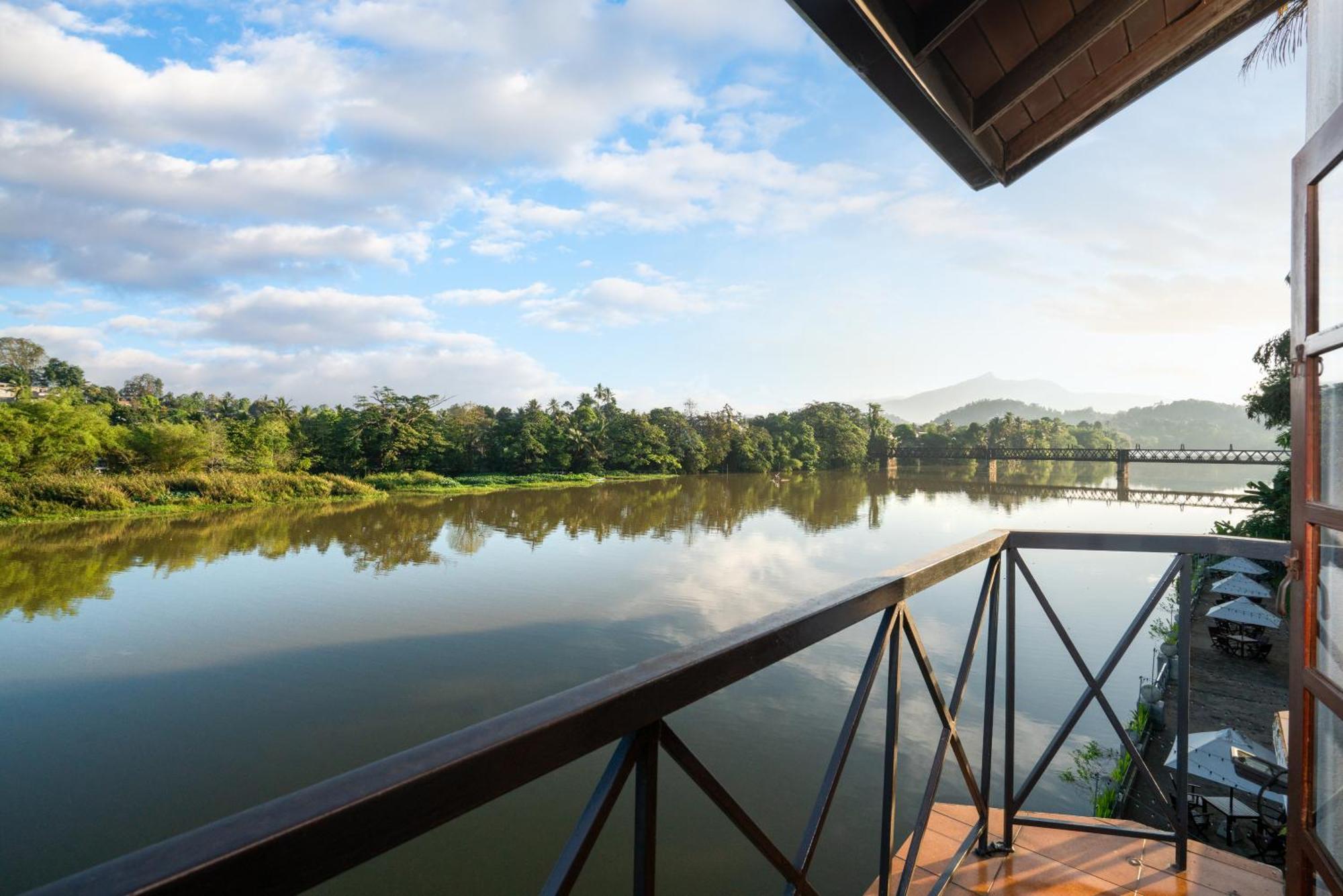 Mahaweli Reach Hotel Kandy Dış mekan fotoğraf