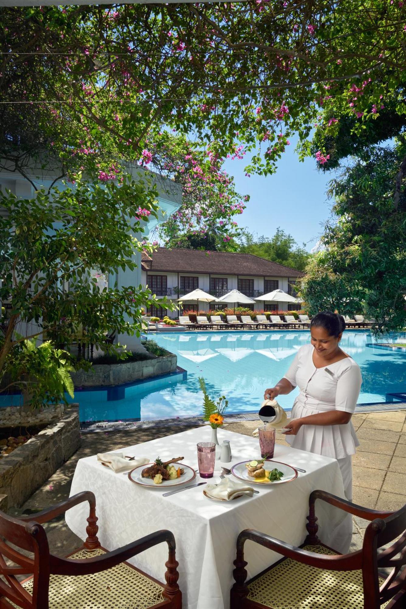 Mahaweli Reach Hotel Kandy Dış mekan fotoğraf