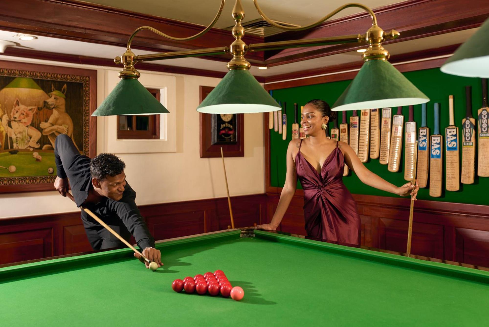Mahaweli Reach Hotel Kandy Dış mekan fotoğraf