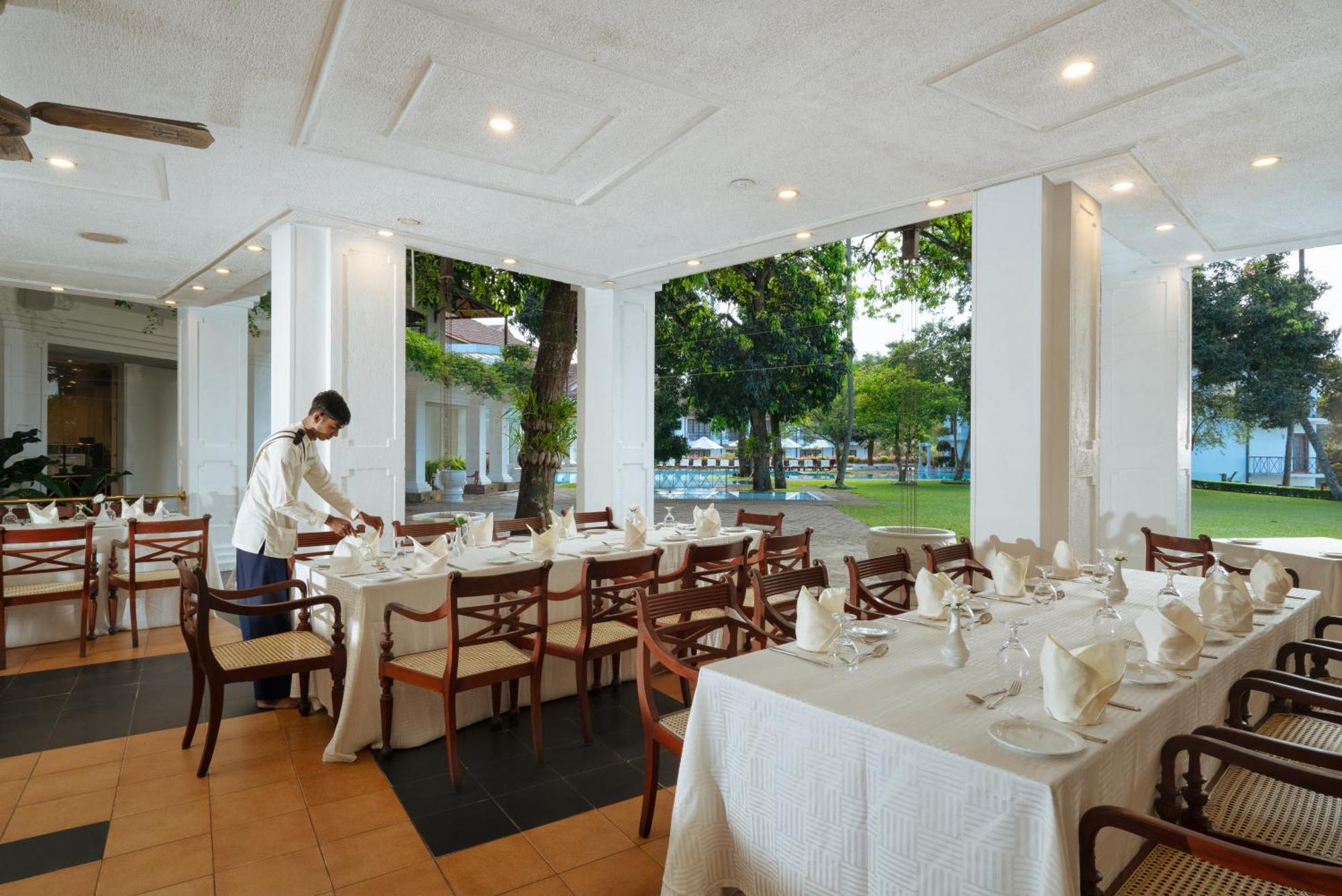 Mahaweli Reach Hotel Kandy Dış mekan fotoğraf